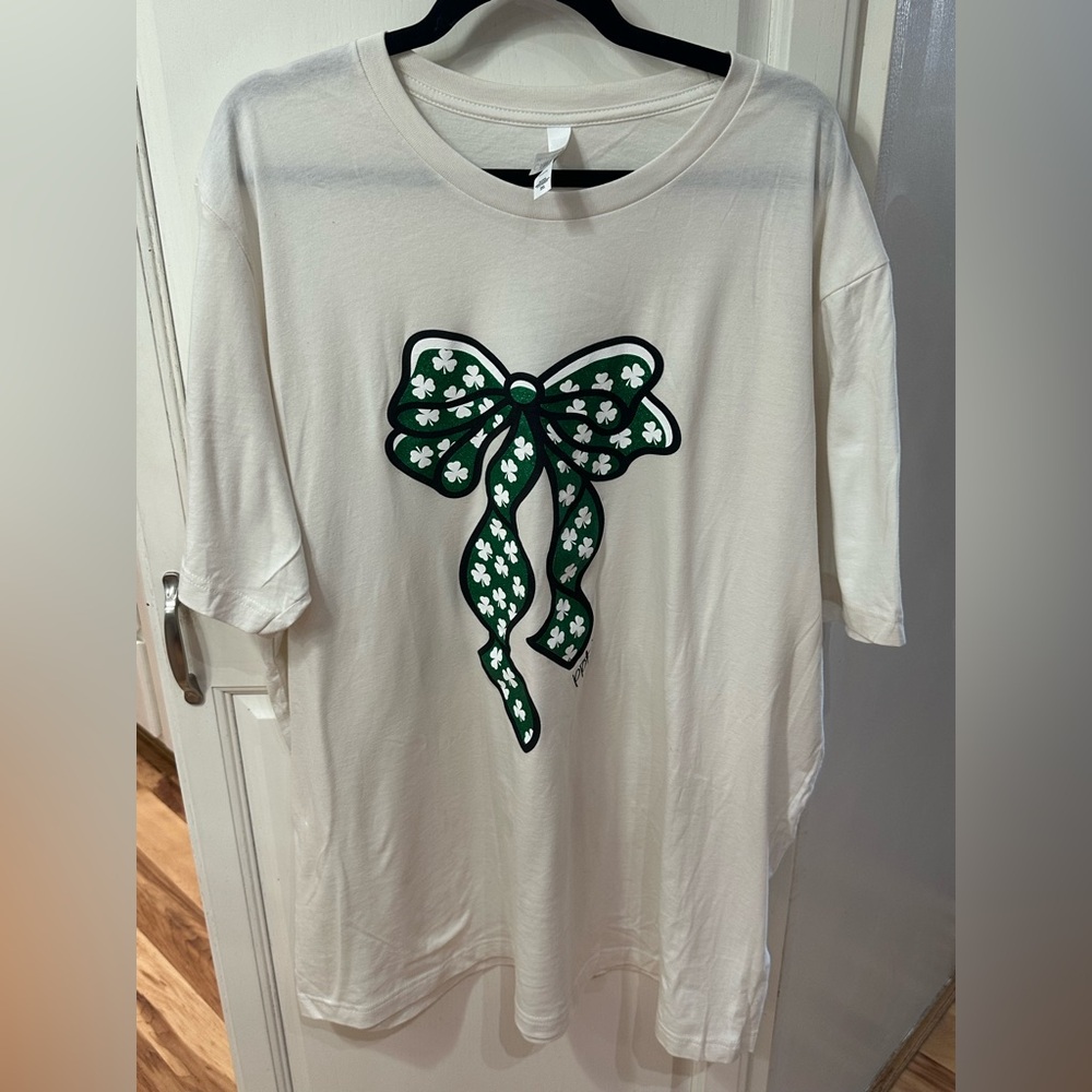 Bella Canvas Green Glitter and White Clover Bow Tee